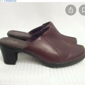 CLARKS BENDABLES MULES BROWN LEATHER HEELS SIZE: 8